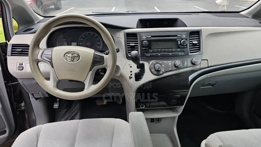 Toyota Sienna 2012 Gray