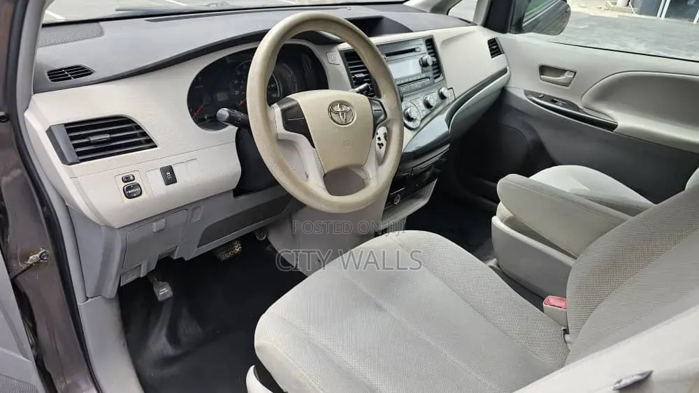 Toyota Sienna 2012 Gray