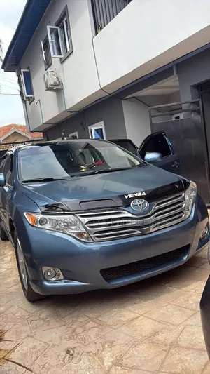 Toyota Venza V6 AWD 2011 Blue