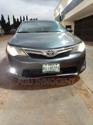 Toyota Camry XLE V6 4dr Sedan (3.5L 6cyl 6A) 2013 Gray