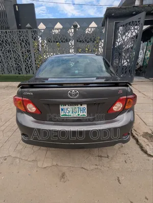 Toyota Corolla 2010 Gray