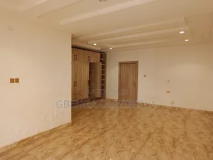 4bdrm Townhouse/Terrace in Mabushi for sale
