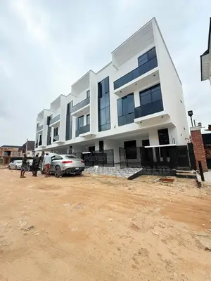 4bdrm Duplex in Ago Palace for sale