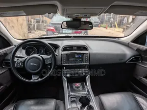 Jaguar XE 2017 White