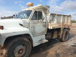 Strong & Reliable 6 Tyres Ford Dump Truck