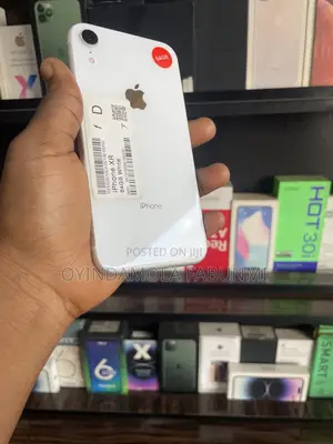 Apple iPhone XR 64 GB White