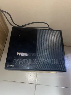 Xbox One Console and Adapter No Controller