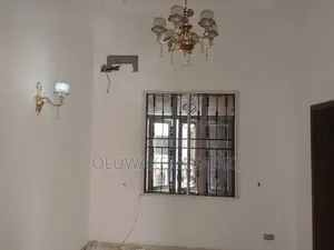 3bdrm Apartment in Ikeja Gra for rent