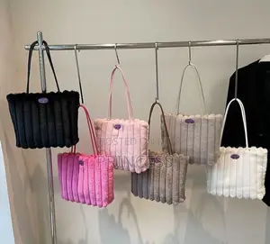 Elegant Ladies Luxury Handbag – Stylish & Spacious