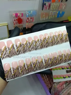 Hard Gel and Acrylic Press on Nails