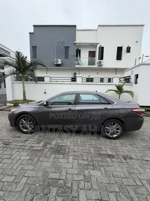 Toyota Camry SE 4dr Sedan (2.5L 4cyl 6A) 2015 Gray