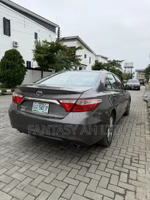 Toyota Camry SE 4dr Sedan (2.5L 4cyl 6A) 2015 Gray