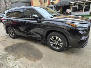 Toyota Highlander 2022 Black