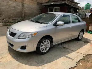 Toyota Corolla LE 4dr Sedan (1.8L 4cyl 4A) 2010 Silver