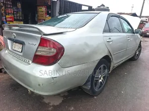 Toyota Camry LE 4dr Sedan (2.4L 4cyl 4A) 2004 Silver