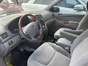 Toyota Sienna 2006 Blue