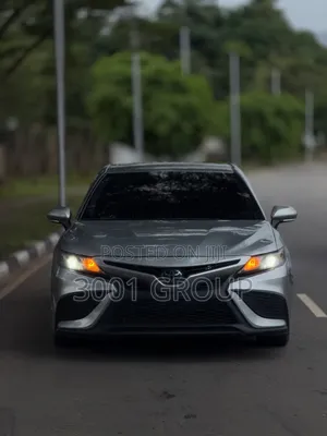 Toyota Camry 2023 Silver