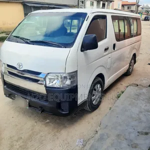 Toyota HiAce 2013 White