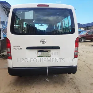 Toyota HiAce 2013 White