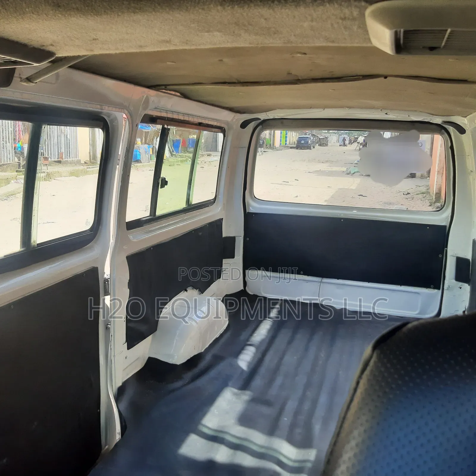 Toyota HiAce 2013 White