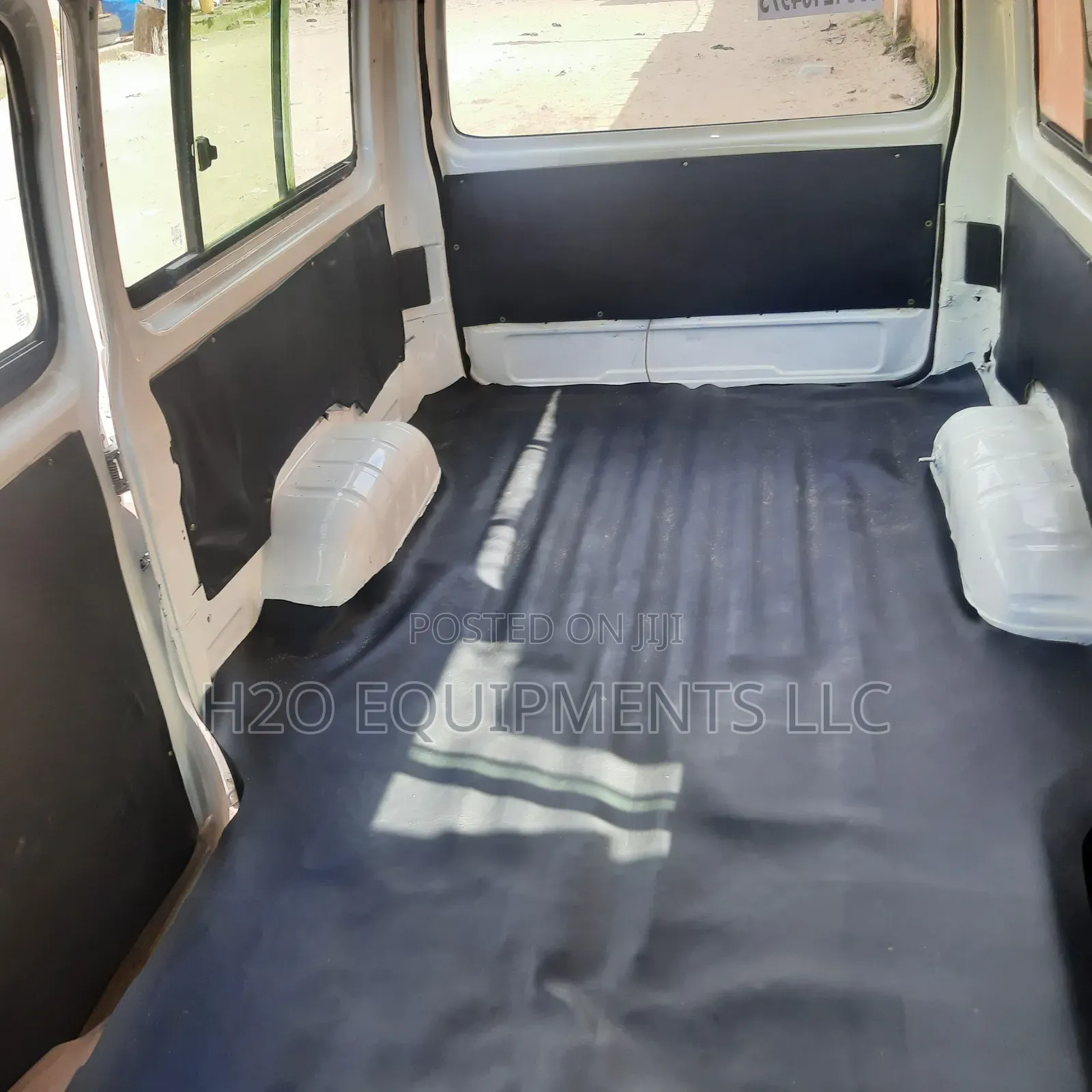 Toyota HiAce 2013 White