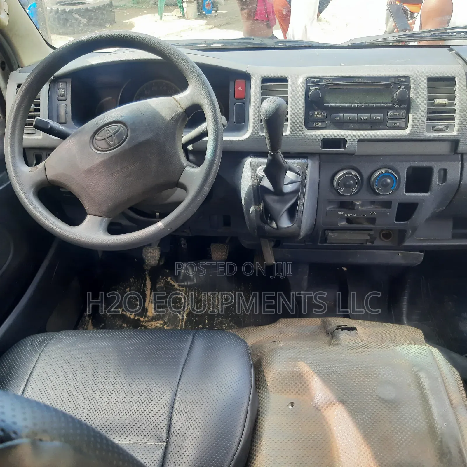 Toyota HiAce 2013 White