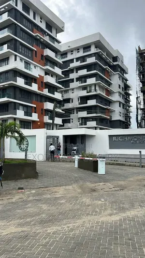 3bdrm Penthouse in Lekki for sale