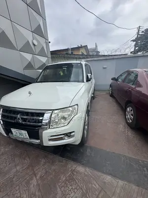 Mitsubishi Pajero Sport 2.5 TD GLS 2005 White