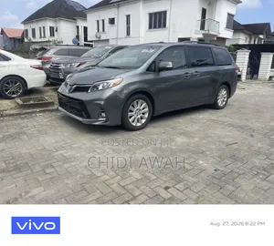 Toyota Sienna 2015 Gray