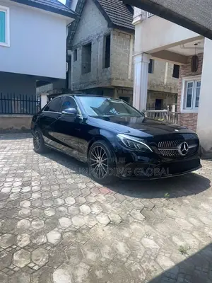 Mercedes-Benz C300 Base AWD 4Matic Sedan (2.0L 4cyl 7A) 2015 Black