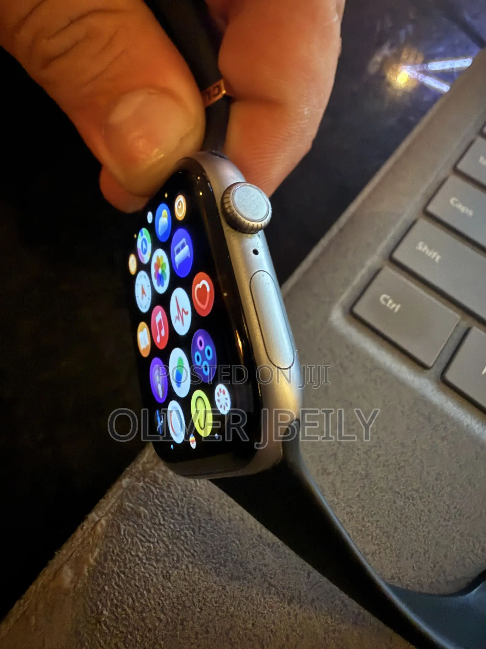 Apple Watch Series 11 / 46mm / GPS / Cellular