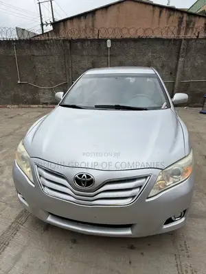 Toyota Camry LE 4dr Sedan (2.5L 4cyl 6AM) 2010 Silver