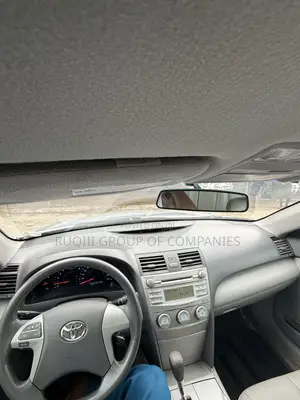 Toyota Camry LE 4dr Sedan (2.5L 4cyl 6AM) 2010 Silver