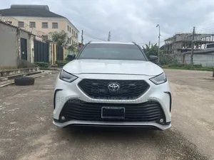Toyota Highlander 2022 White