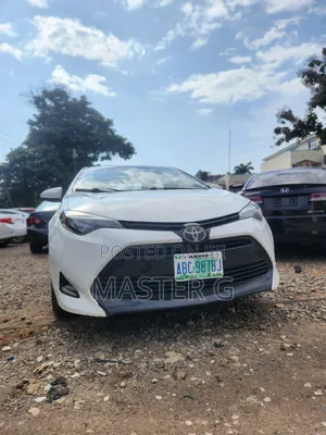 Toyota Corolla 2018 White