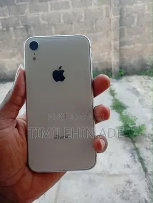 Apple iPhone XR 64 GB White