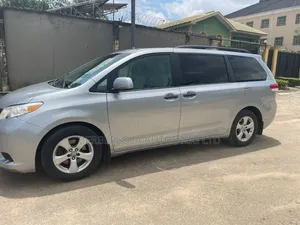 Toyota Sienna 2013 Silver