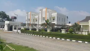 4bdrm Duplex in Navy Estate, Karshi for sale