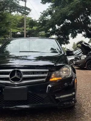 Mercedes-Benz C300 Sport 4Matic Sedan AWD (3.0L 6cyl 7A) 2012 Black