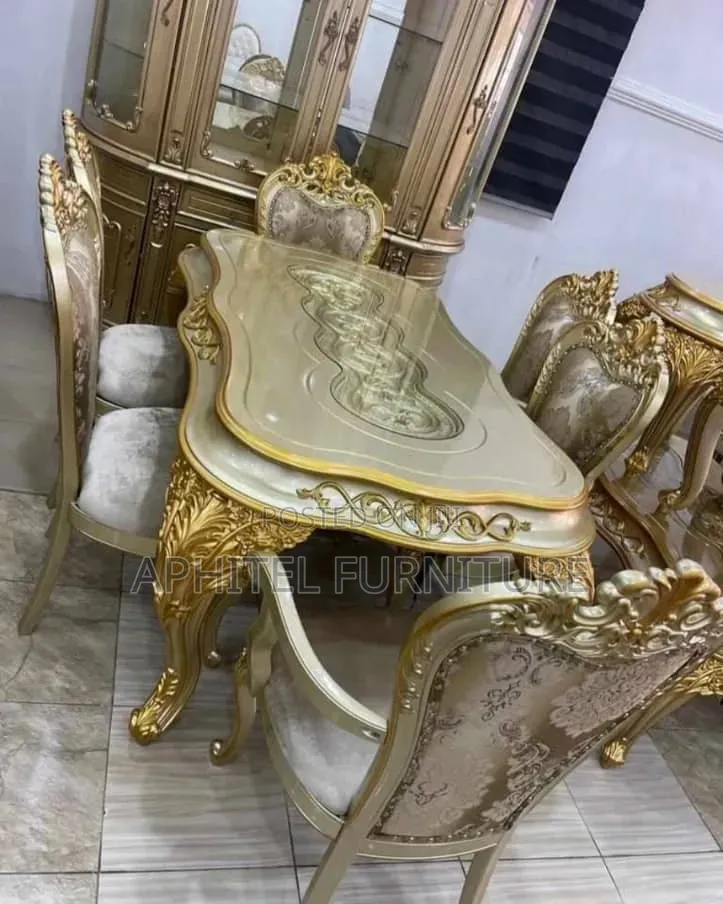 Royal Dinning