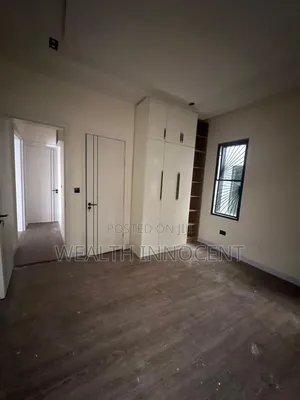 12bdrm Block of Flats in Zone 5 / Wuse for rent