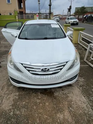 Hyundai Sonata SE 4dr Sedan (2.0L 4cyl Turbo 6A) 2014 White