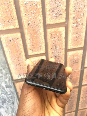 Apple iPhone SE (2020) 128 GB Black
