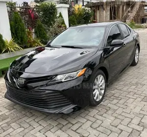 Toyota Camry LE FWD (2.5L 4cyl 8AM) 2018 Black