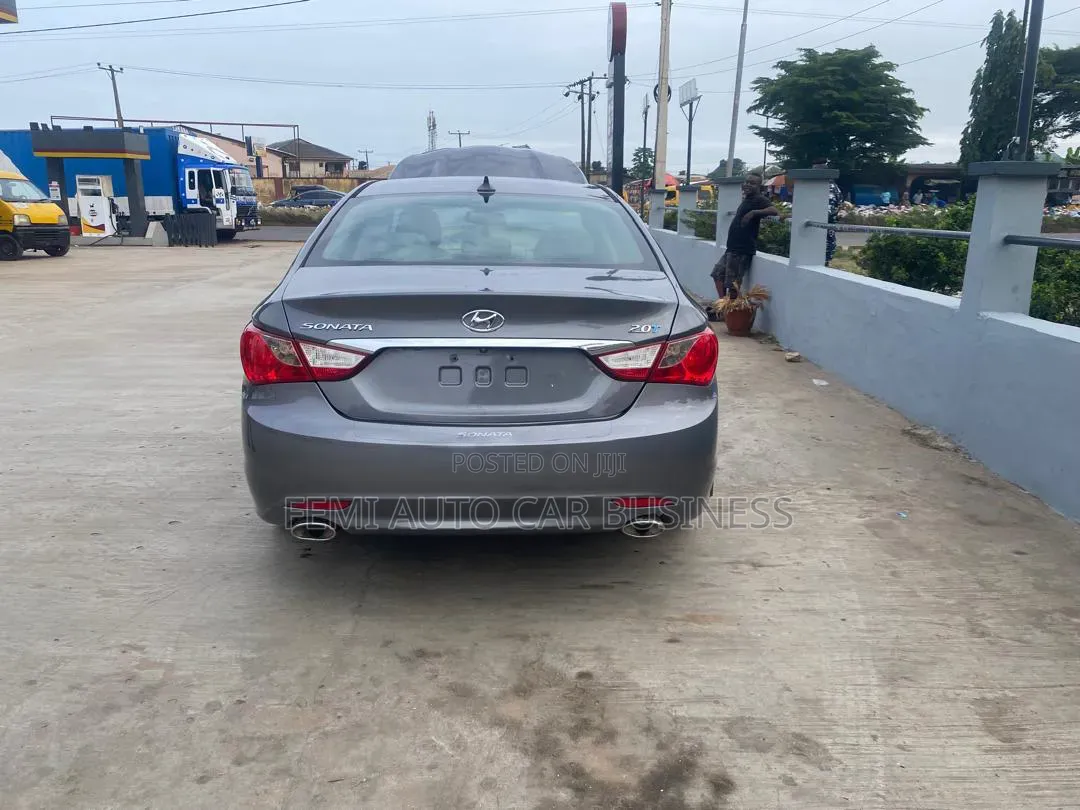 Hyundai Sonata 2011 Gray