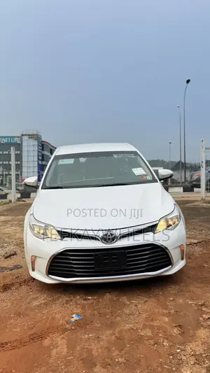 Toyota Avalon Limited FWD Sedan (3.6L 6cyl 6A) 2016 White