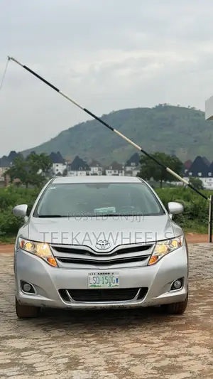 Toyota Venza LE 2012 Gray