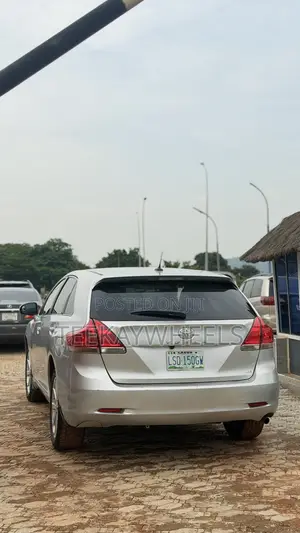 Toyota Venza LE 2012 Gray