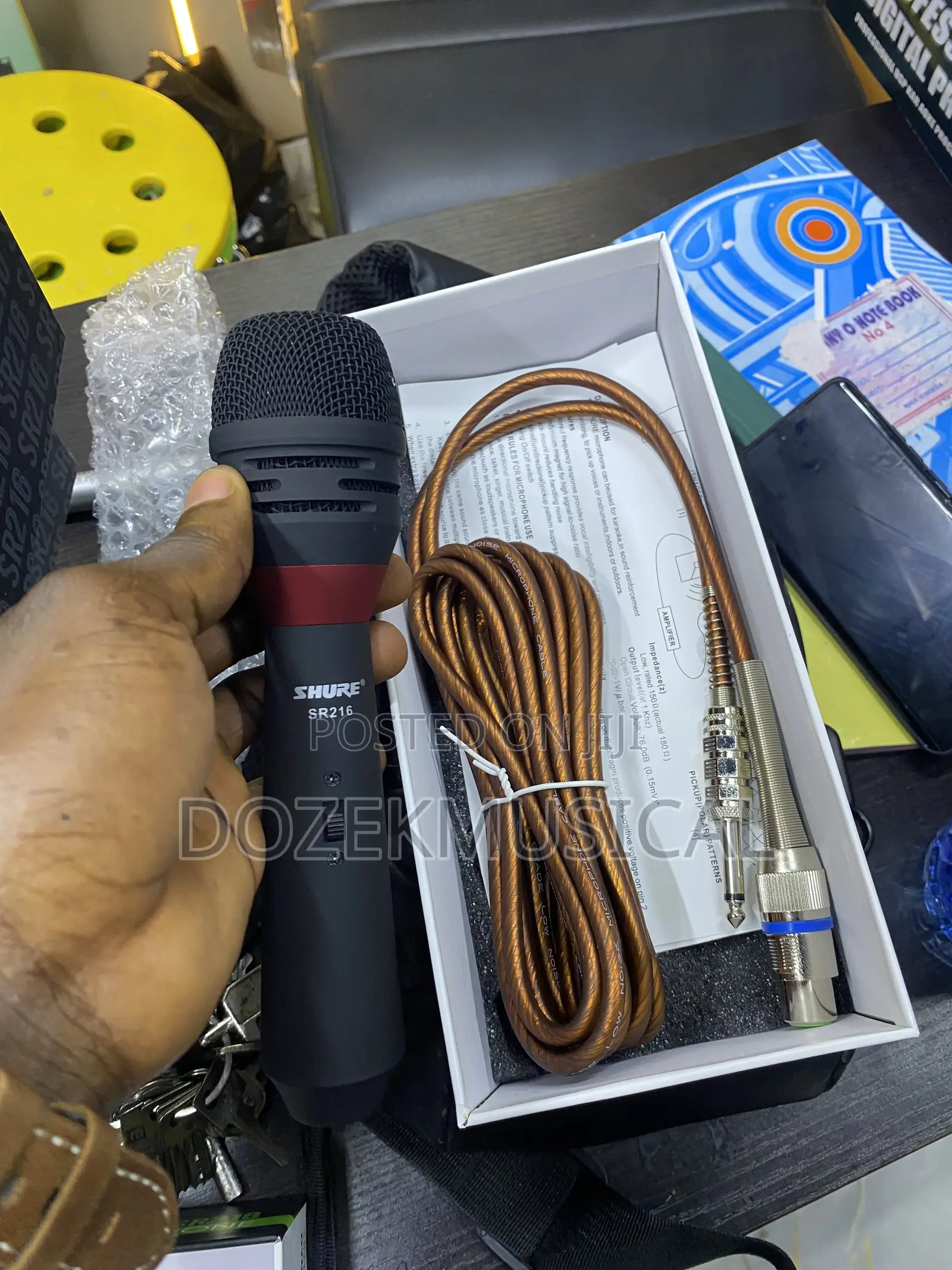 SHURE SR216 Wired Vocal Microphone