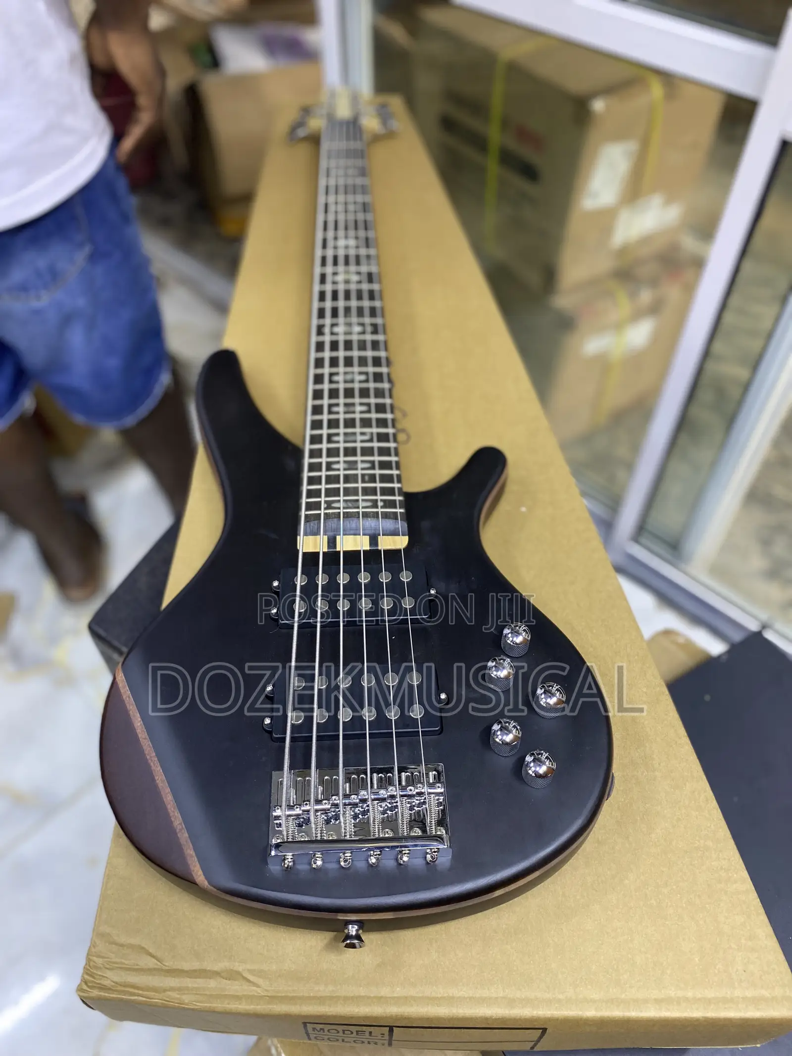 IBANEZ 6strings Active Bass Guitar